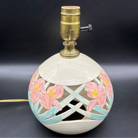Vintage Art Pottery Lamp Pink Iris Flowers David Nelson Cut Out Floral Cottage - Picture 5 of 10